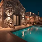 Papadria - Modern Luxury Near Kathisma Tsoukaládhes
