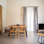 Villa Papadria - Modern Luxury Near Kathisma Tsoukaládhes