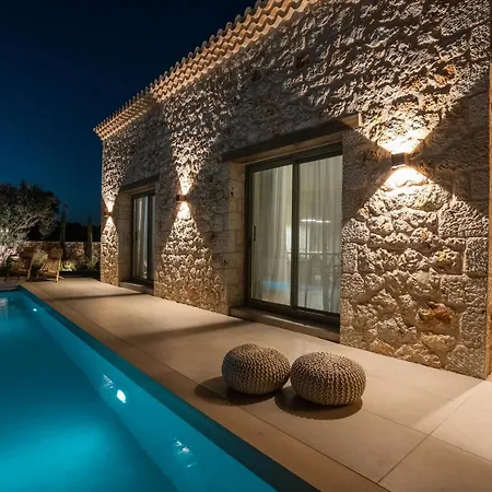 Papadria - Modern Luxury Near Kathisma * Tsoukaladhes