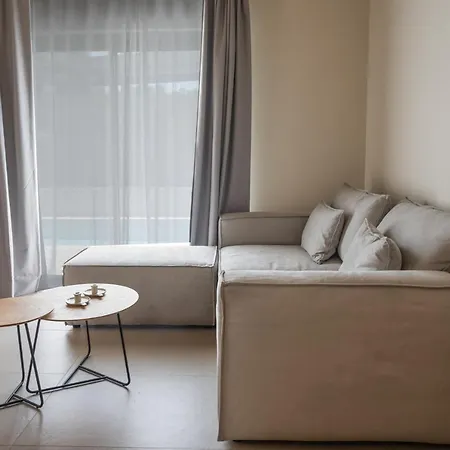 Papadria - Modern Luxury Near Kathisma Tsoukaládhes
