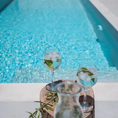 וילה Papadria - Modern Luxury Near Kathisma Tsoukaládhes