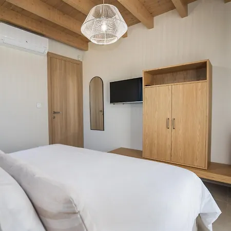 Villa Papadria - Modern Luxury Near Kathisma Tsoukaladhes