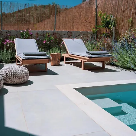 Papadria - Modern Luxury Near Kathisma Tsoukaladhes