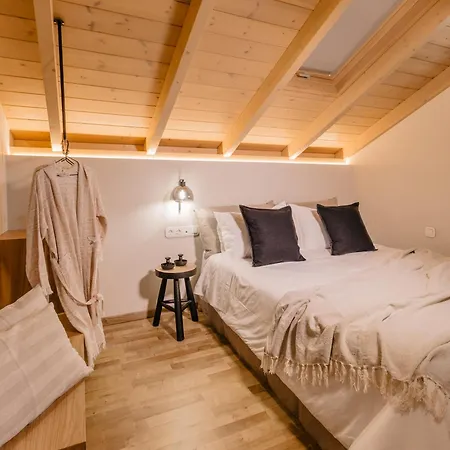 Papadria - Modern Luxury Near Kathisma * Tsoukaladhes