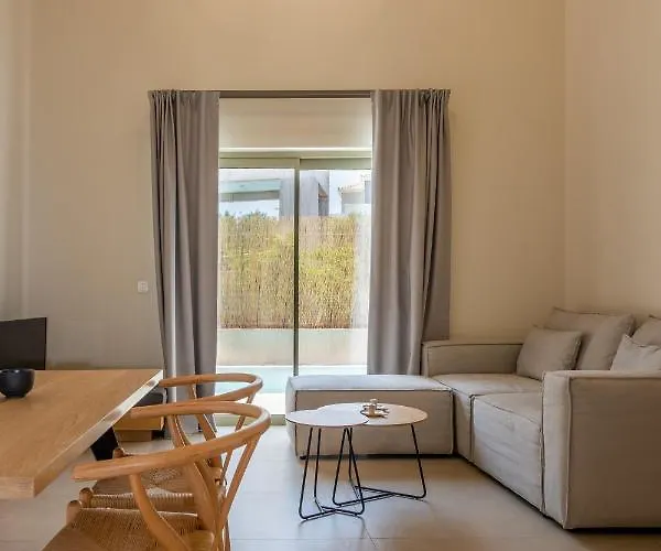 Papadria - Modern Luxury Near Kathisma Tsoukaládhes