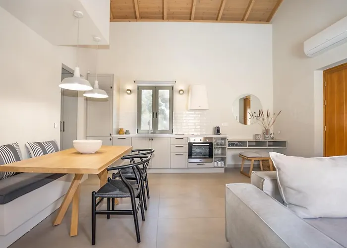 Papadria - Modern Luxury Near Kathisma * Tsoukaládhes