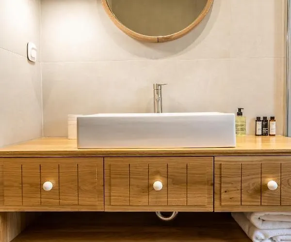 Papadria - Modern Luxury Near Kathisma *