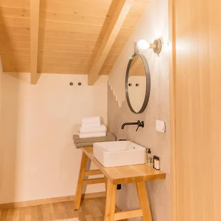 Papadria - Modern Luxury Near Kathisma