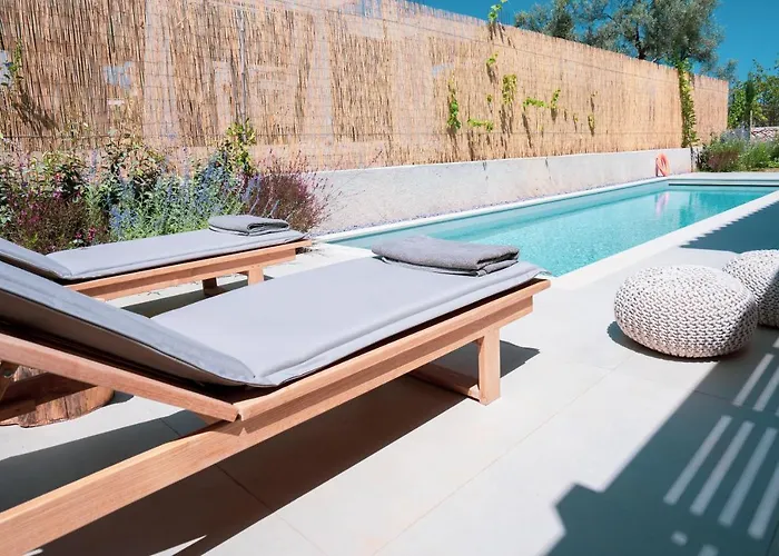 Papadria - Modern Luxury Near Kathisma