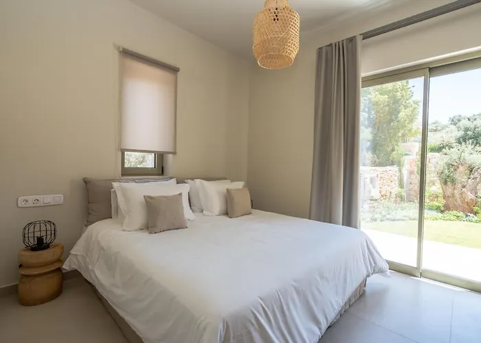 Papadria - Modern Luxury Near Kathisma Villa Tsoukaládhes