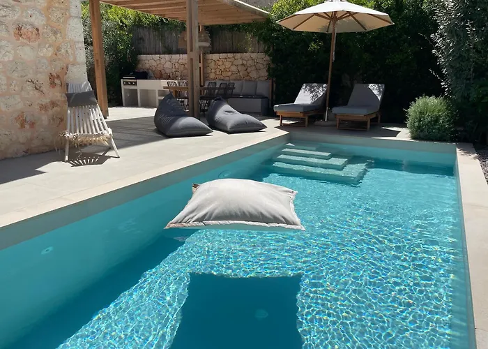 Villa Papadria - Modern Luxury Near Kathisma Tsoukaládhes