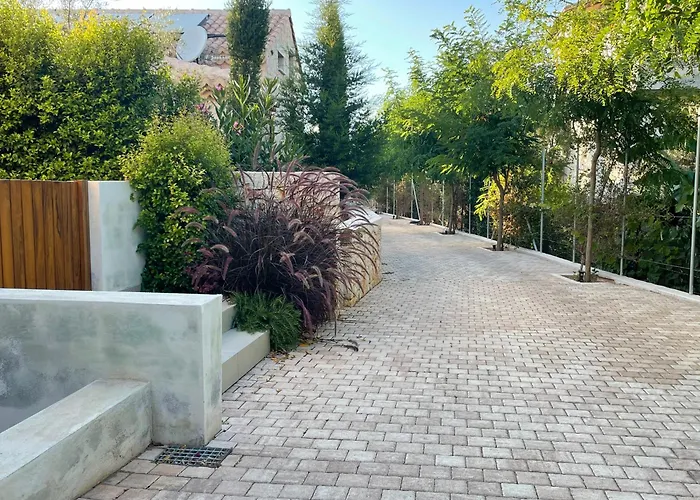 Papadria - Modern Luxury Near Kathisma * Tsoukaládhes